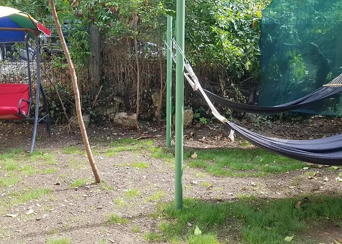 Josephine & Garden Willa