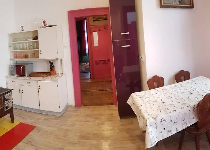 Josephine & Garden Vila *