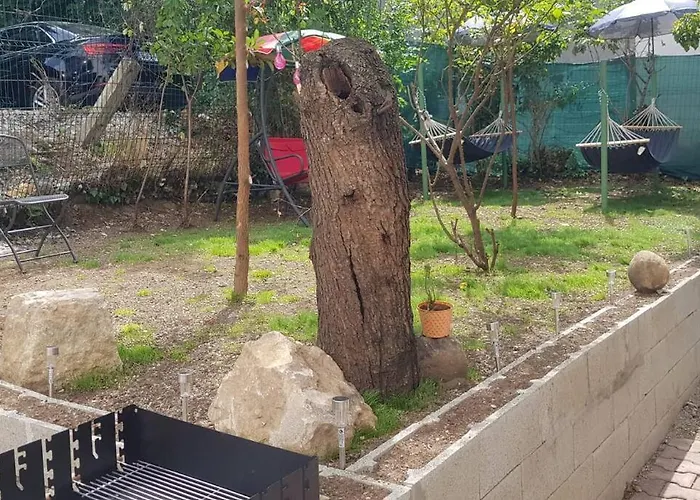 Josephine & Garden Vila