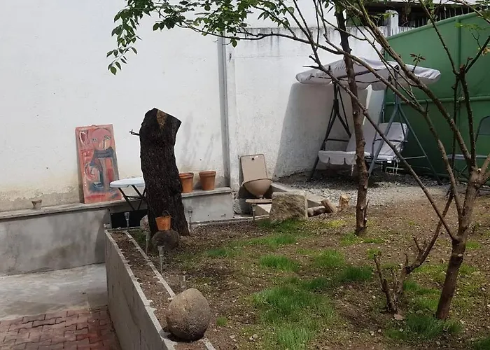 Josephine & Garden Vila *